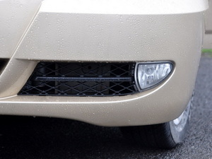 2010款1.6L CVT精钻型 前雾灯