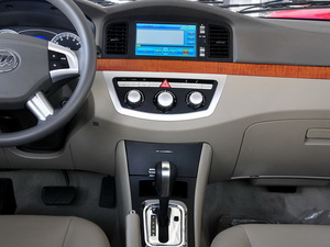 2010款1.6L CVT精钻型 中控区