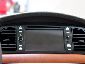 2010款1.6L CVT精钻型 中控台显示屏