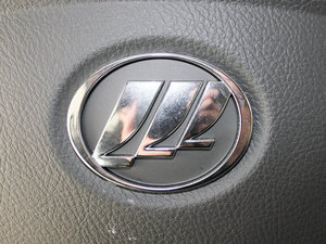 2010款1.5L 手动精英型 中控区