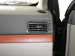 2010款1.5L 手动精英型 中控区