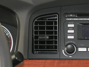 2010款1.5L 手动精英型 空调出风口