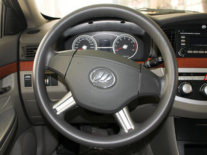 2010款1.5L 手动精英型 中控区