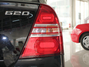 2010款1.5L 手动精英型 尾灯