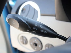 2010款1.3L 手动舒适版 中控区