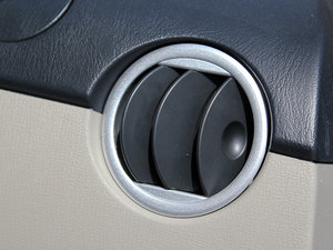 2010款1.3L 手动舒适版 中控区