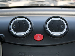 2010款1.3L 手动舒适版 空调出风口
