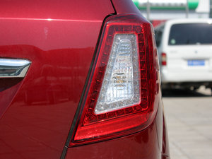 2011款1.8L 标准版  尾灯