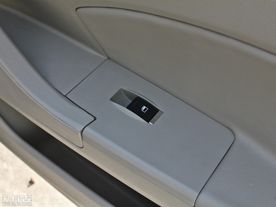 2013������720 1.8L �քӺ��A��