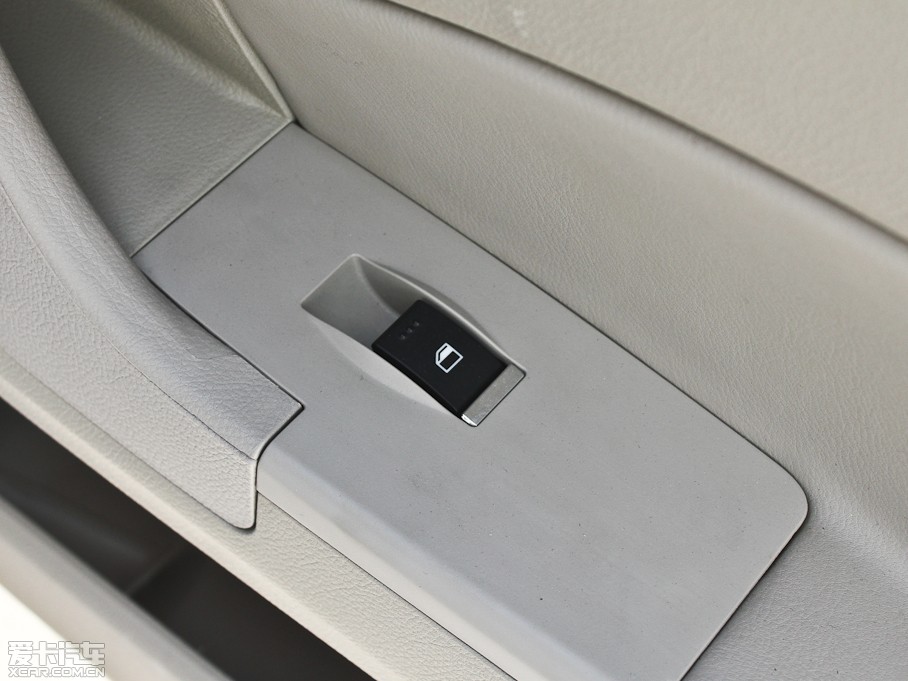 2013������720 1.8L �քӺ��A��