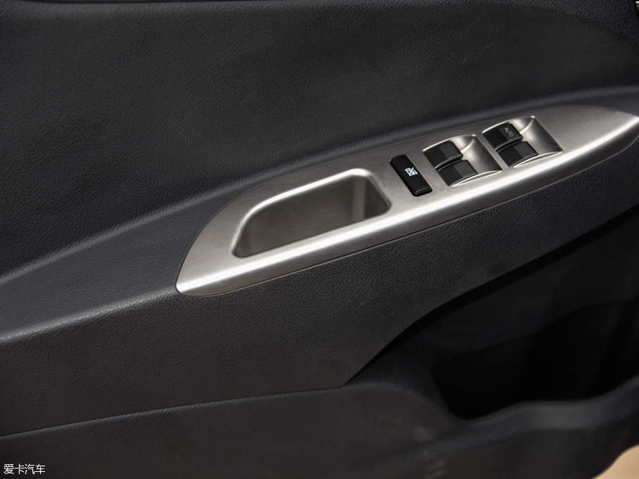 2015������X50 1.5L �քӾ�Ӣ��