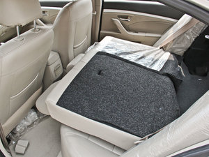 2014款1.5L 标准型 后排座椅放倒