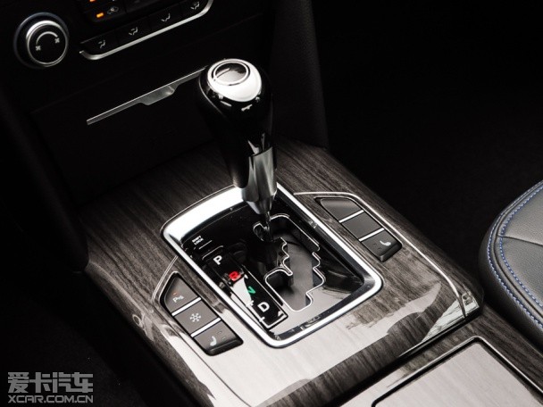 力帆汽車2015款力帆820