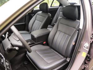 2015款2.4L 自动旗舰型 主驾驶座椅