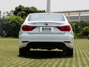 2015款2.4L 自动旗舰型 整体外观