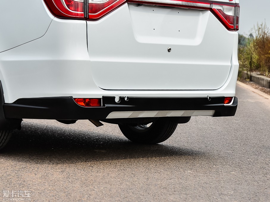 2015; 1.5L S ք VIP