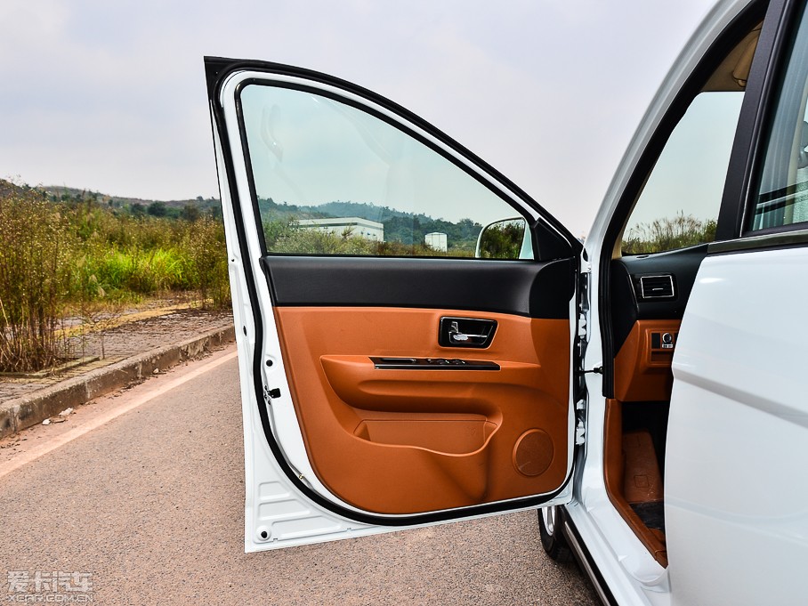 2015; 1.5L S ք VIP