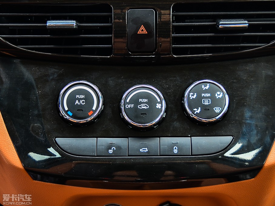 2015; 1.5L S ք VIP