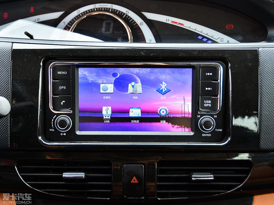 2015; 1.5L S ք VIP