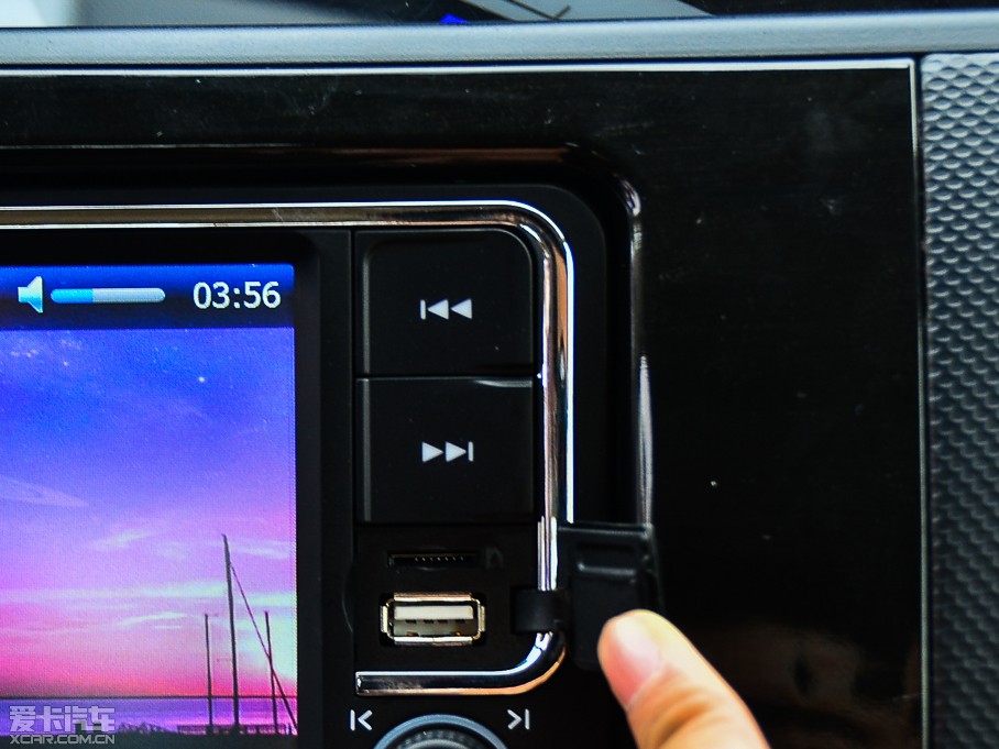 2015; 1.5L S ք VIP