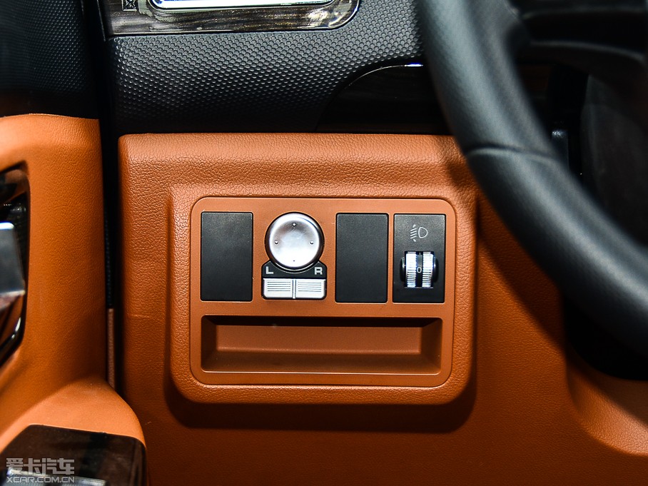 2015; 1.5L S ք VIP