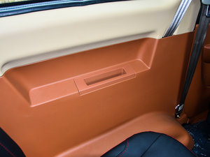 2015款1.5L S 手动 VIP 空间座椅