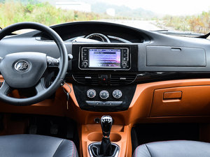 2015款1.5L S 手动 VIP 中控台