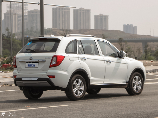 力帆汽車2015款力帆X60