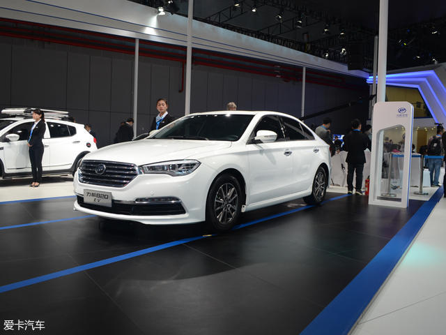 力帆汽车2015款力帆820EV