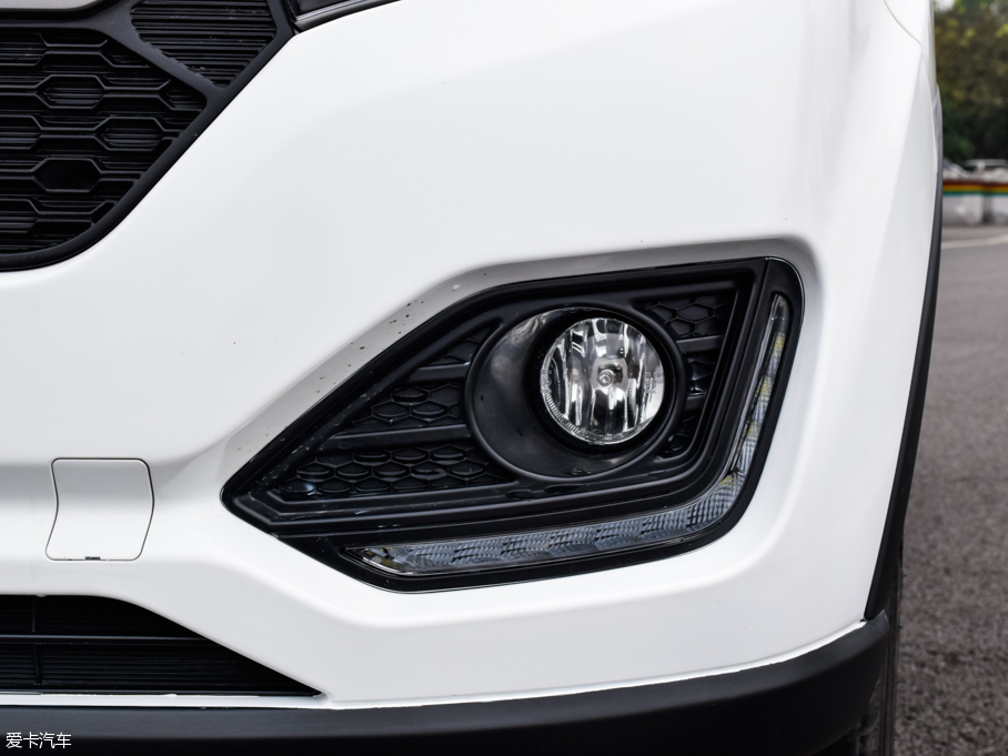 2016���~�� 1.5L �քӾ�Ӣ��