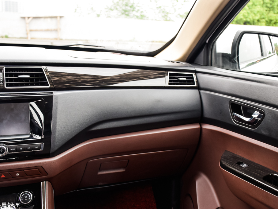 2016���~�� 1.5L �քӾ�Ӣ��