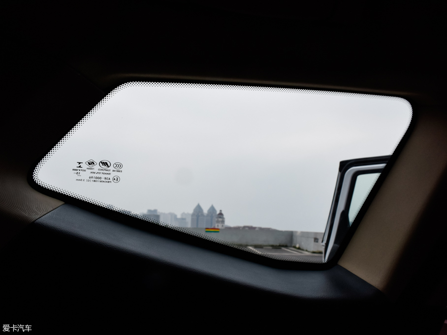 2016���~�� 1.5L �քӾ�Ӣ��