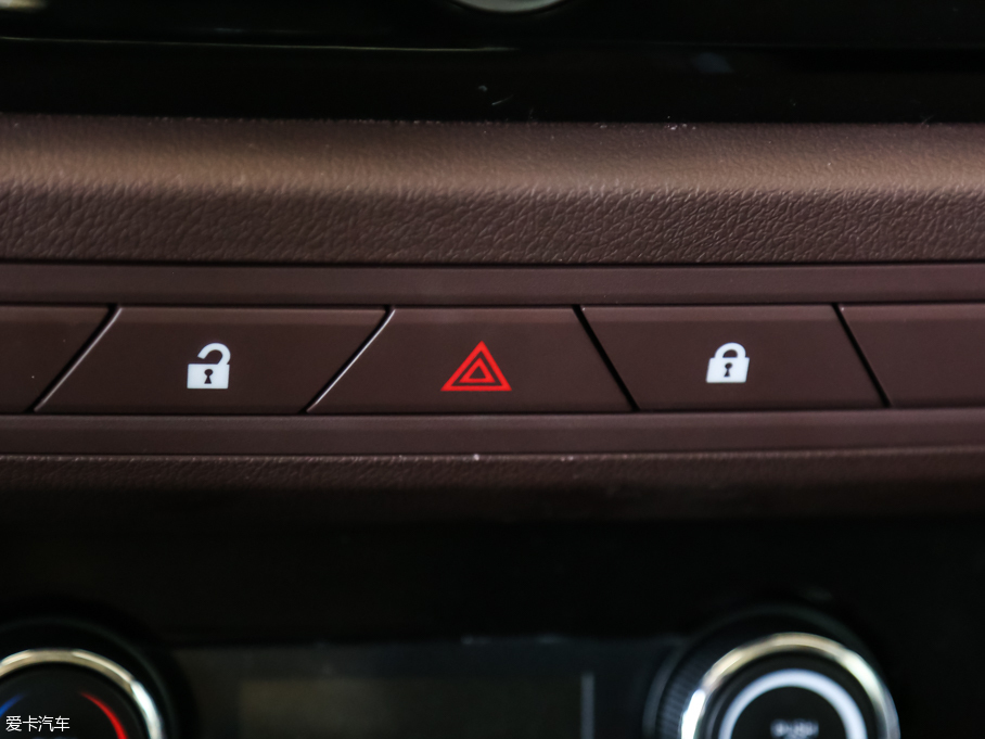 2016���~�� 1.5L �քӾ�Ӣ��