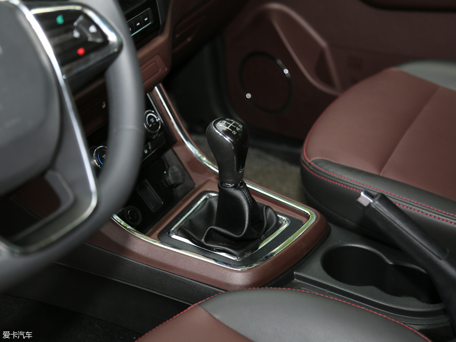 2016���~�� 1.5L �քӾ�Ӣ��