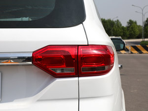 2016��1.5L �քӾ�Ӣ�� β��