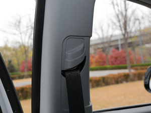 2017款2.0T 自动实用型 空间座椅