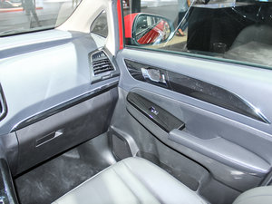 2017款1.5T 手动标准型 空间座椅