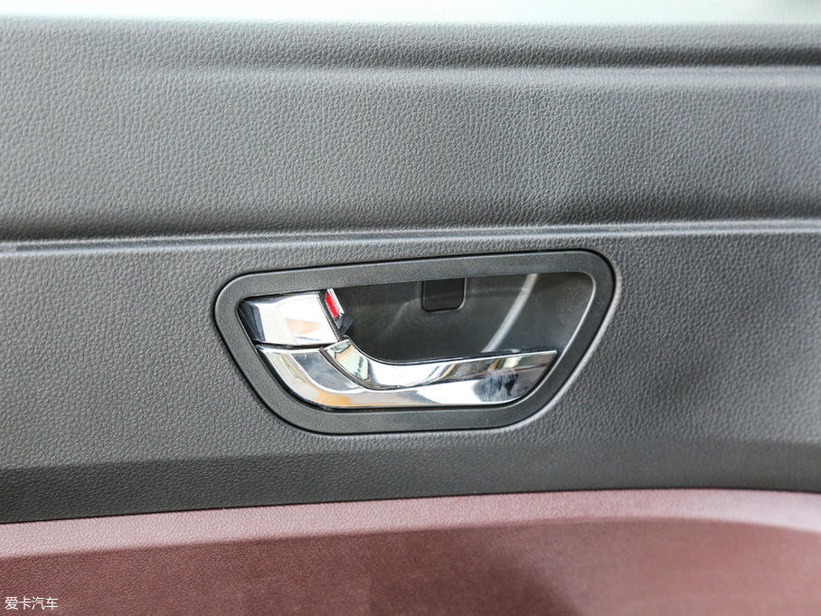 2017���~�� 1.8L �ք�(d��ng)��Ӣ��