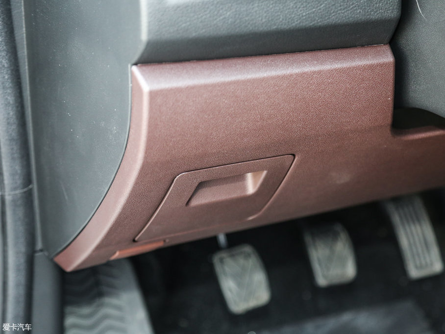 2017���~�� 1.8L �ք�(d��ng)��Ӣ��