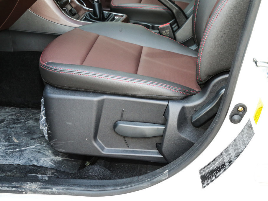 2017���~�� 1.8L �քӾ�Ӣ��