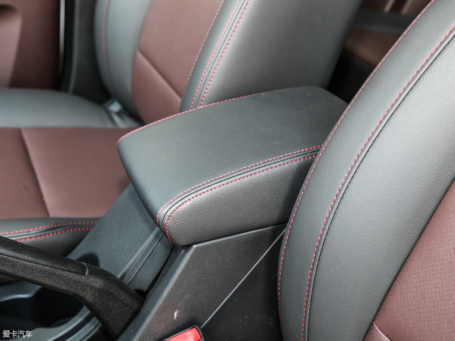 2017���~�� 1.8L �քӾ�Ӣ��