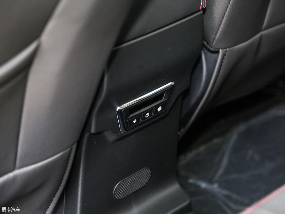 2017���~�� 1.8L �քӾ�Ӣ��