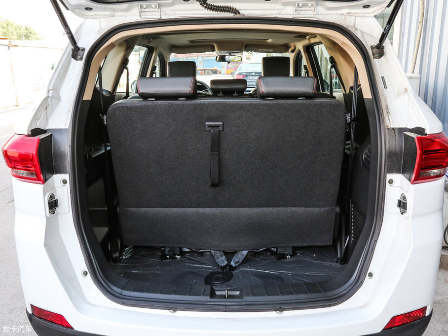 2017���~�� 1.8L �քӾ�Ӣ��