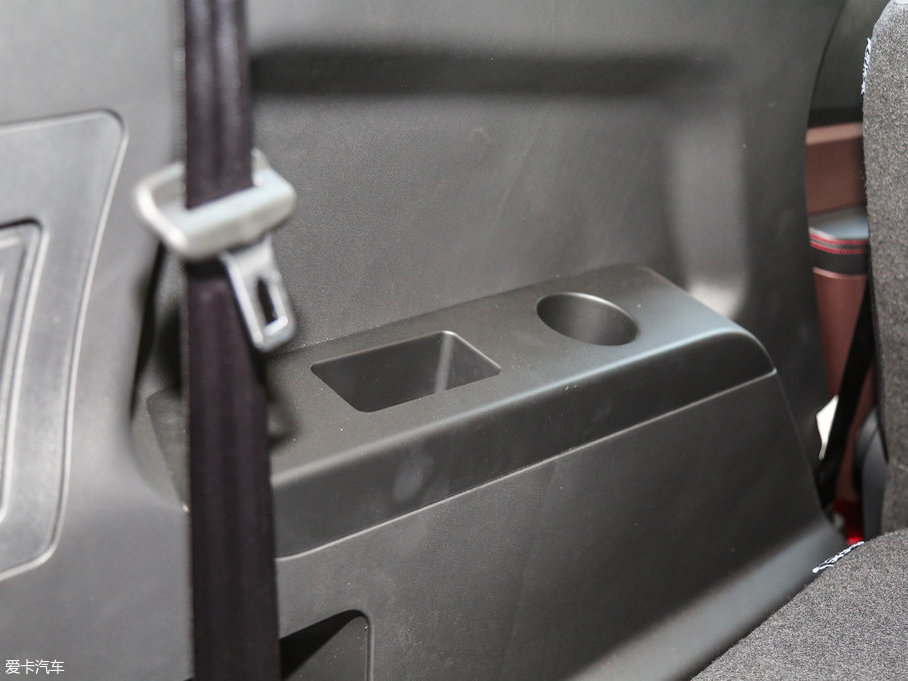 2017���~�� 1.8L �քӾ�Ӣ��