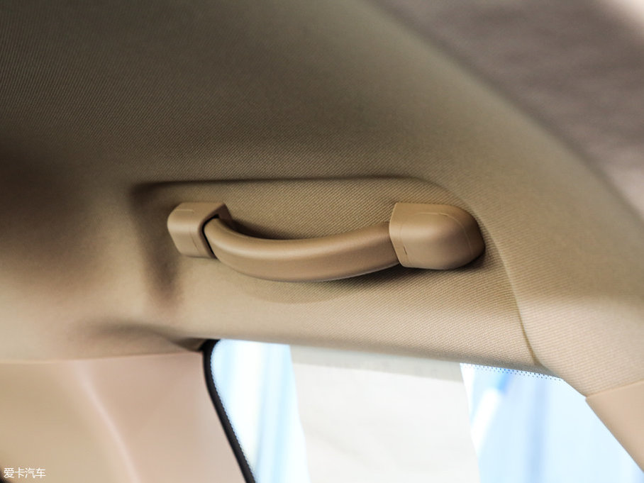 2017���~�� 1.8L �քӾ�Ӣ��