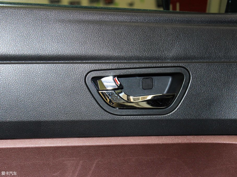 2017���~�� 1.8L �քӾ�Ӣ��