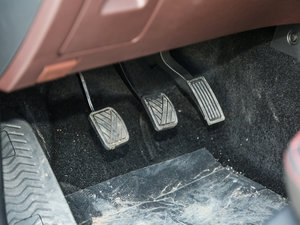 2017��1.8L �քӾ�Ӣ�� �п؅^(q��)