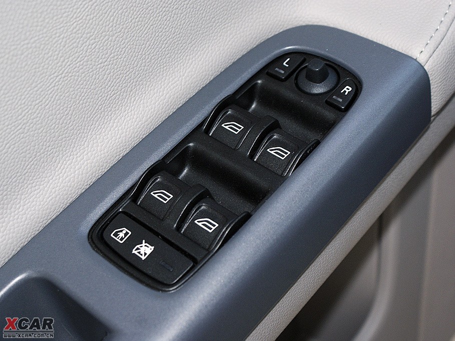 2010���֠���S40 2.0L �Ԅ����а�