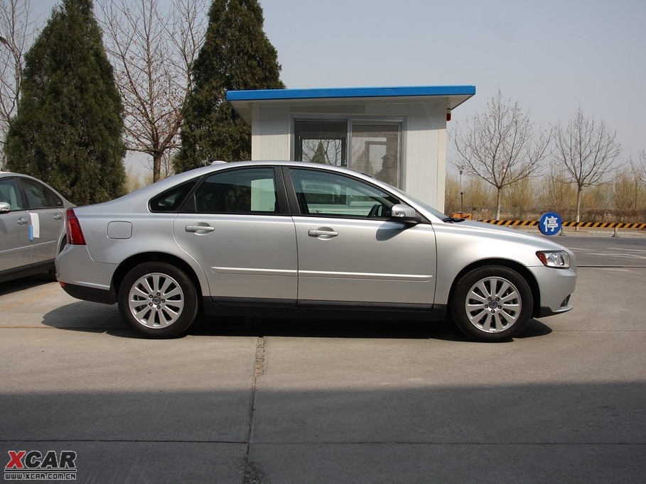 2010���֠���S40 