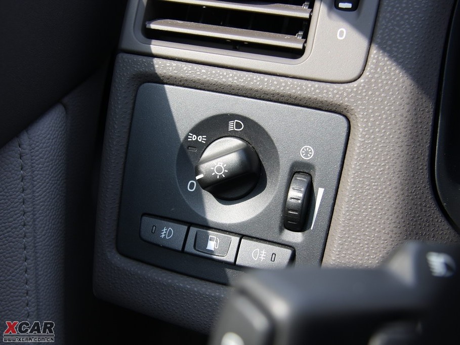 2010���֠���S40 